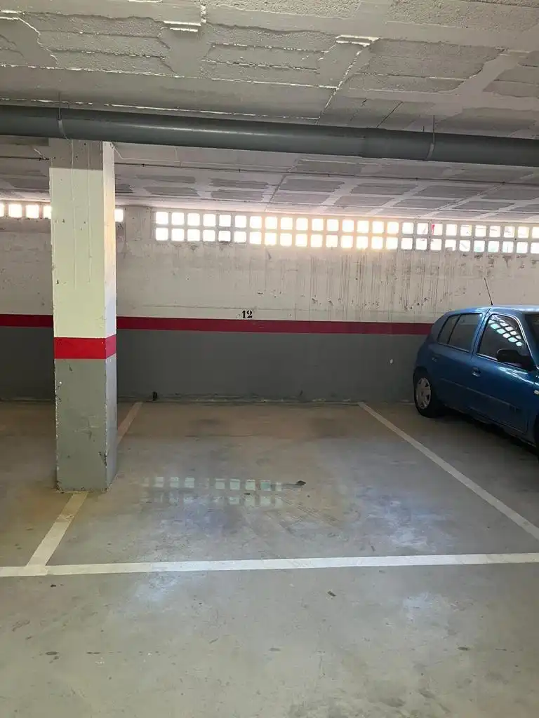 Aparcament de Pis de lloguer en Rincón de la Victoria amb Piscina