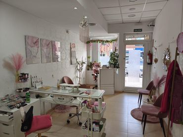 Locale commerciale in vendita a Avenida de Doña Maria de las Mercedes