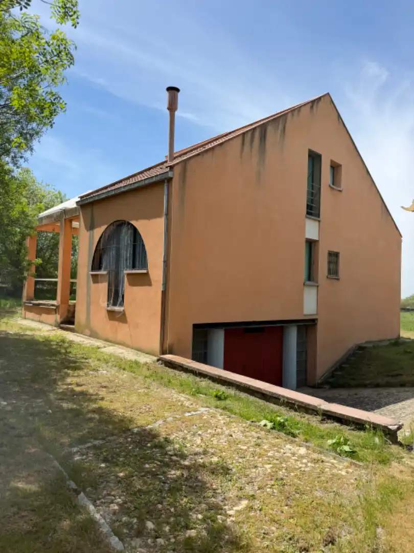 Vista exterior de Casa o xalet en venda en Torrecaballeros amb Calefacció, Jardí privat i Terrassa