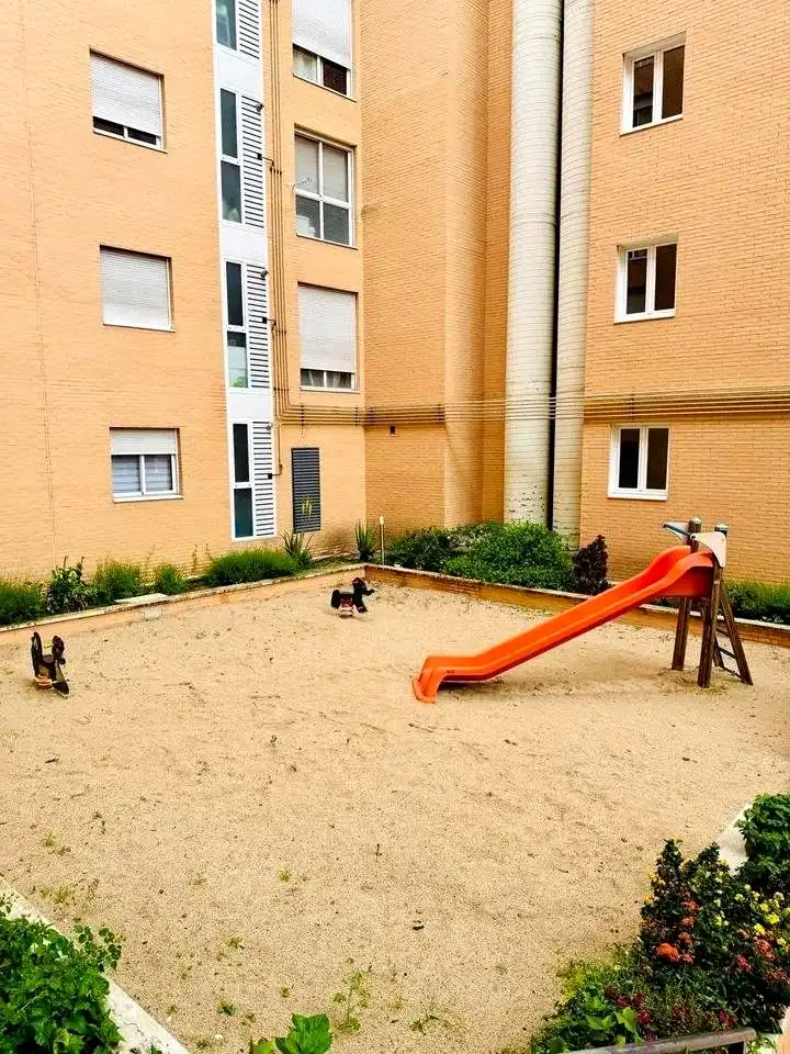 Jardí de Àtic de lloguer en Madrid amb Terrassa, Traster i Piscina