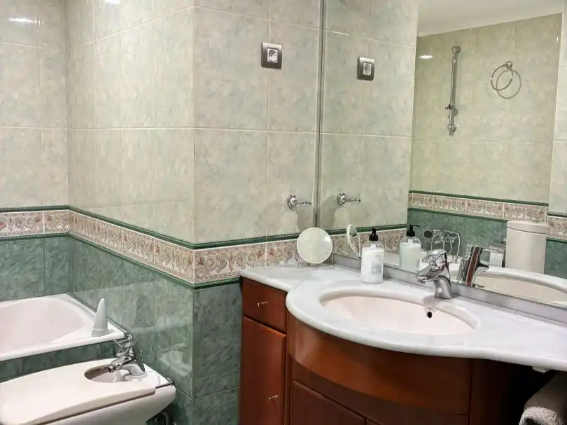 Bathroom of Flat for sale in Bilbao   with Balcony
