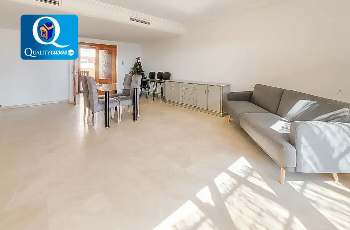 Sala de estar de Casa adosada en venta en El Campello con Aire acondicionado, Terraza y Balcón