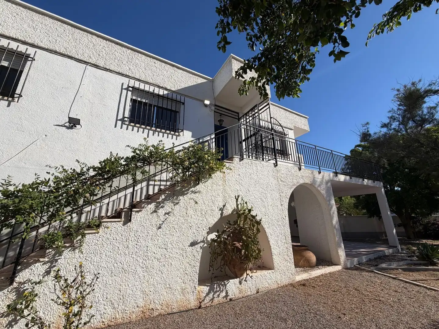 Vista exterior de Casa o xalet en venda en El Ejido amb Aire condicionat, Jardí privat i Traster
