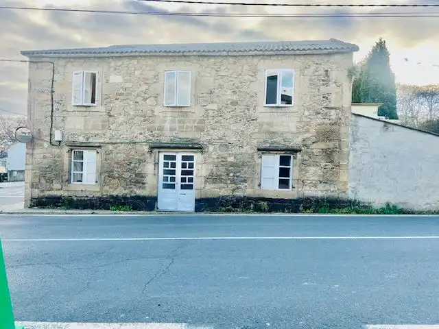 Casa con jardín en venta en Avenida del 19 de Febrero, imagen 2