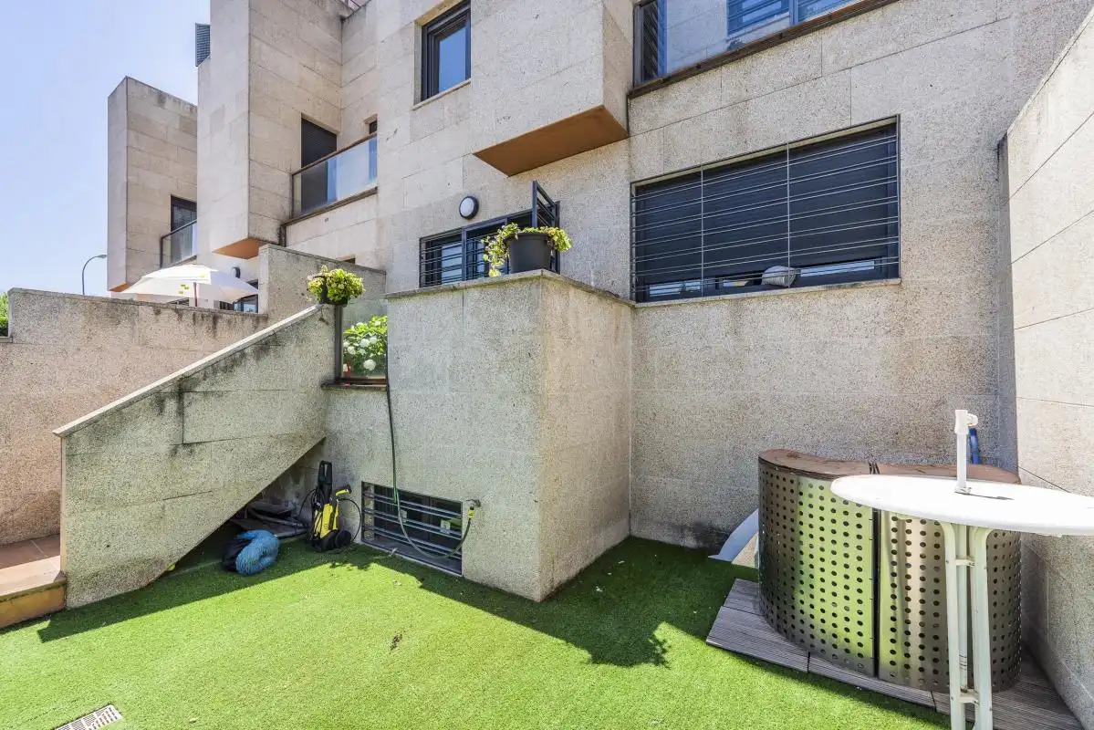Casa adosada en venta en C. Gutiérrez Canales, Canillejas