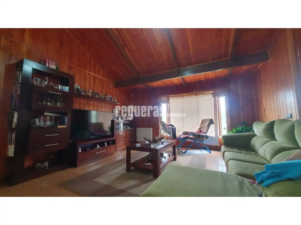Sala d'estar de Casa o xalet en venda en Illas amb Calefacció, Parquet i Terrassa