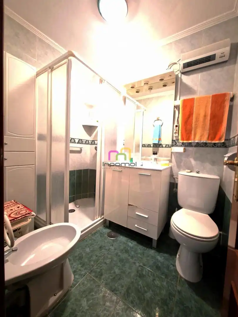Bathroom of Flat for sale in Badajoz  with Air Conditioner, Heating and Terrace