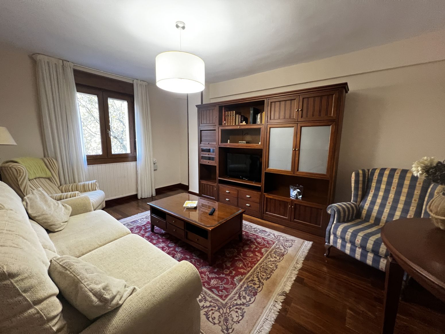 Sala de estar de Piso en venta en Santander con Parquet y Amueblado