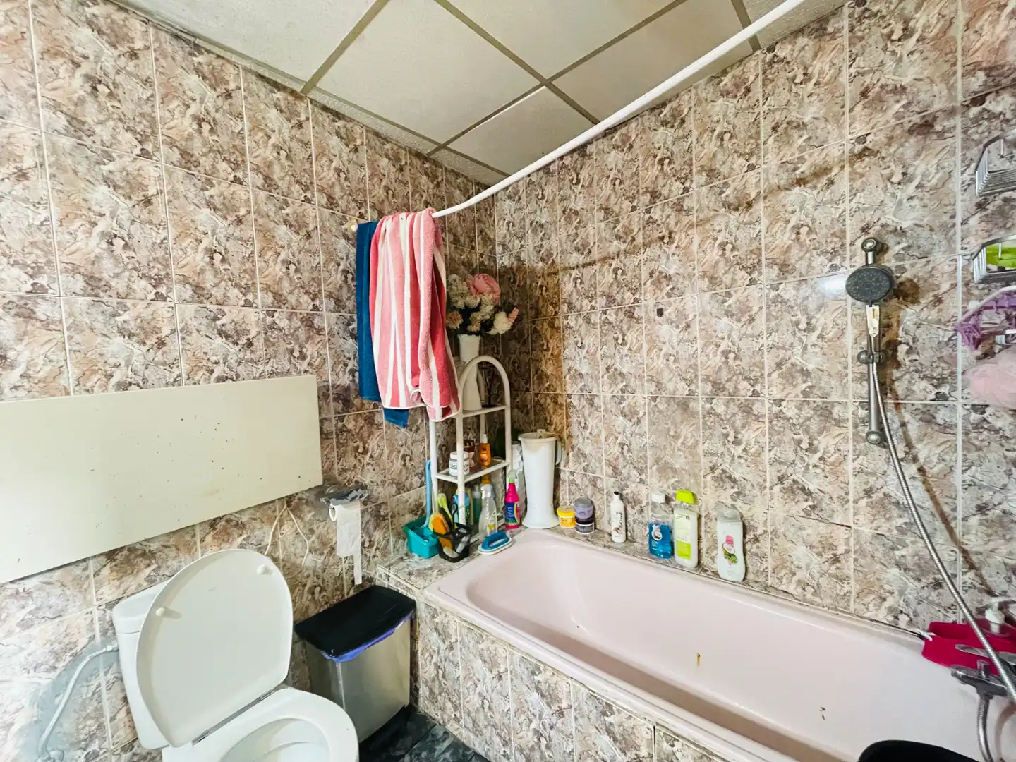 Bany de Casa o xalet en venda en Zaragoza amb Aire condicionat, Calefacció i Jardí privat