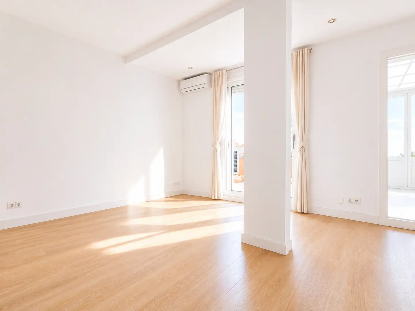 Habitación de Ático en venta en Barcelona con Aire acondicionado, Calefacción y Terraza
