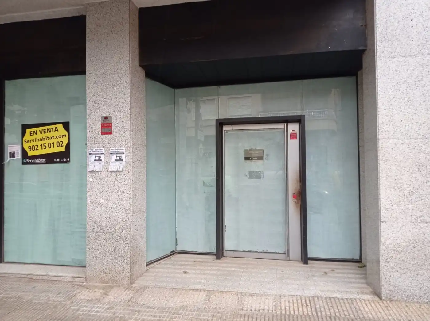 Local comercial en venta en Avenida Fabian Escribano 26, imagen 2