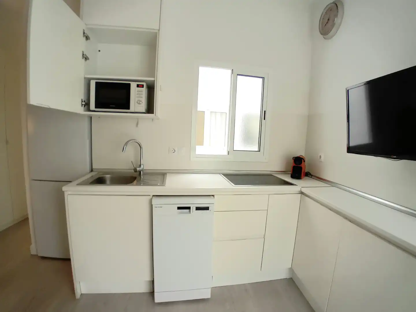 Cocina de Piso de alquiler en Las Palmas de Gran Canaria con Amueblado, Lavadora y TV
