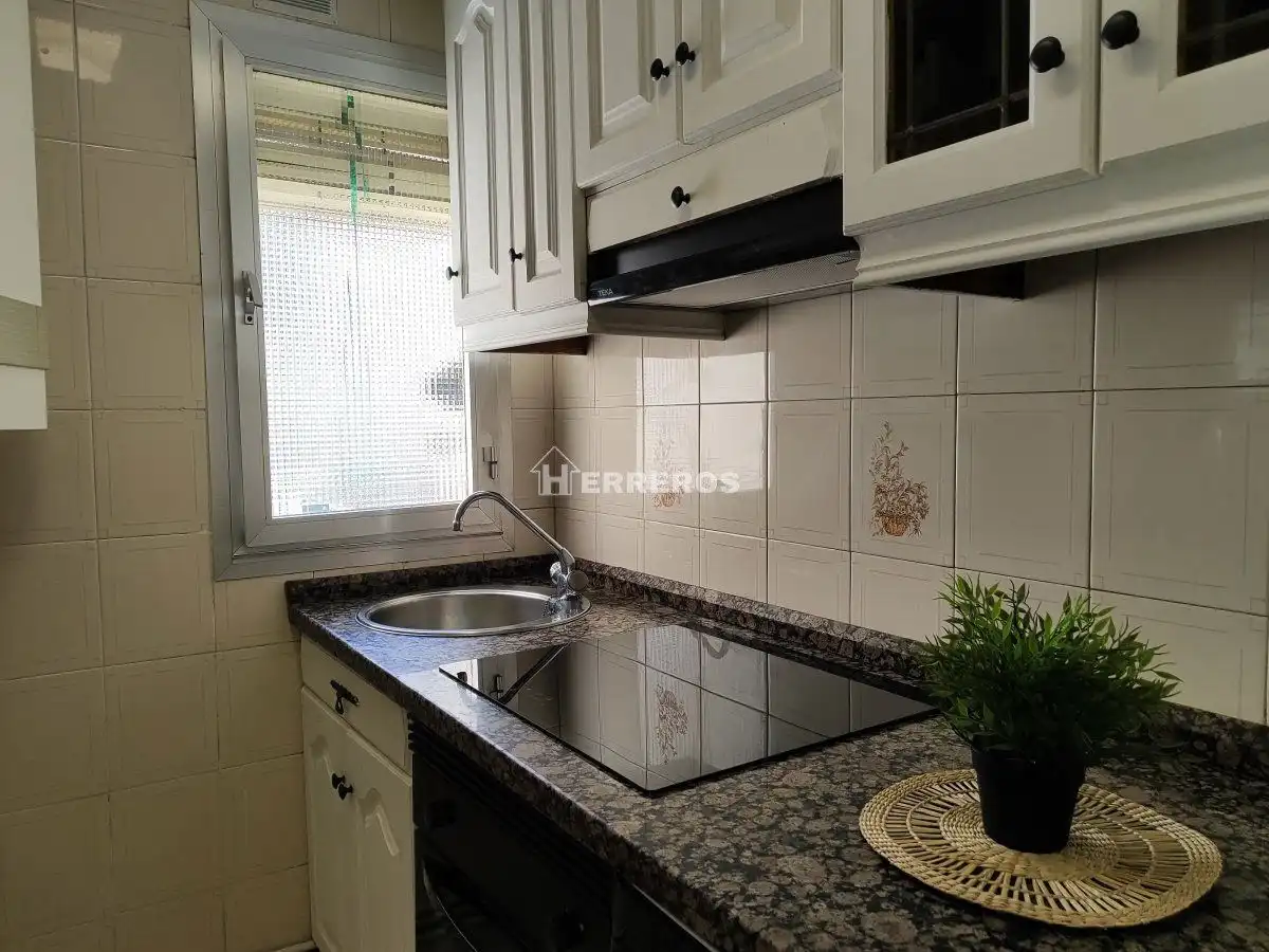 Cocina de Apartamento en venta en  Logroño con Calefacción y Amueblado