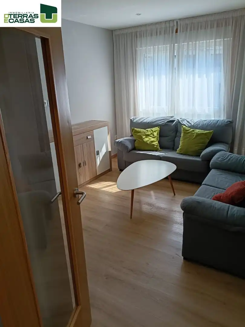 Living room of Flat for rent in Pontevedra Capital   with Heating, Storage room and Furnished