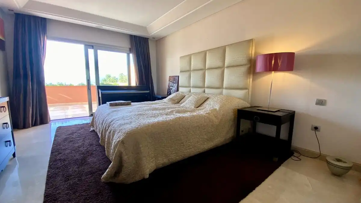 Habitación de Ático en venta en Marbella con Aire acondicionado, Terraza y Sauna