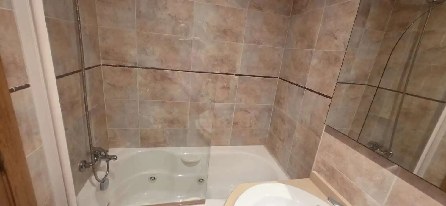 Bathroom of Apartments for sale in Oropesa del Mar / Orpesa  with Air Conditioner, Terrace and Swimming Pool