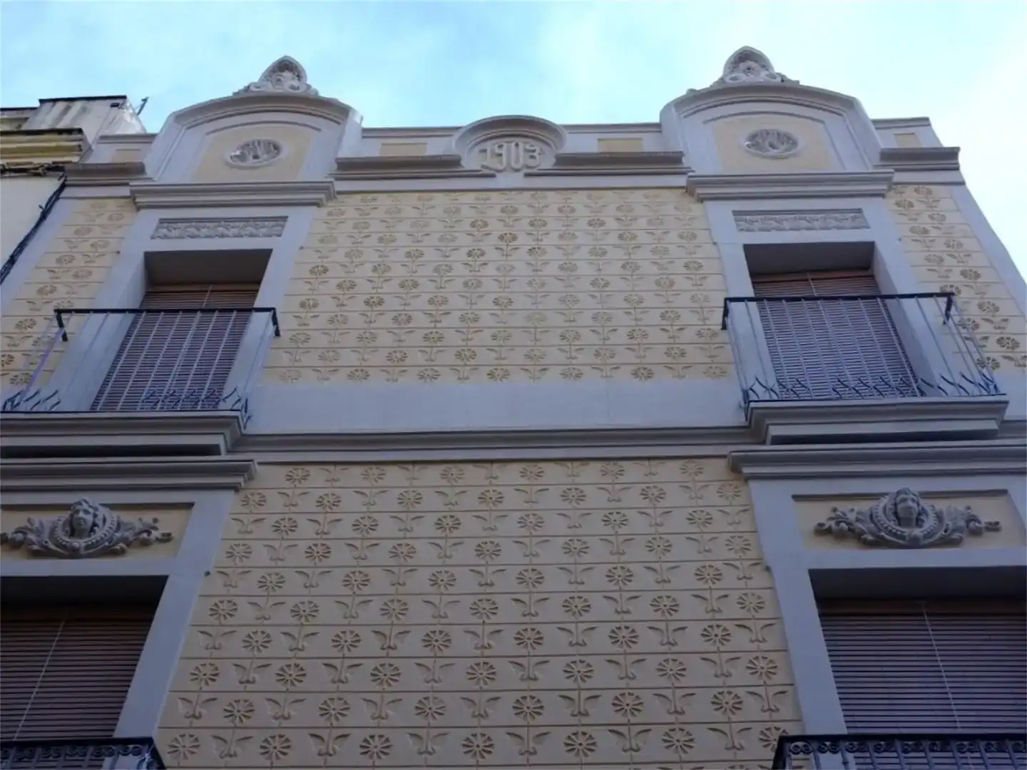 Vista exterior de Casa adosada en venda en L'Arboç amb Traster i Balcó