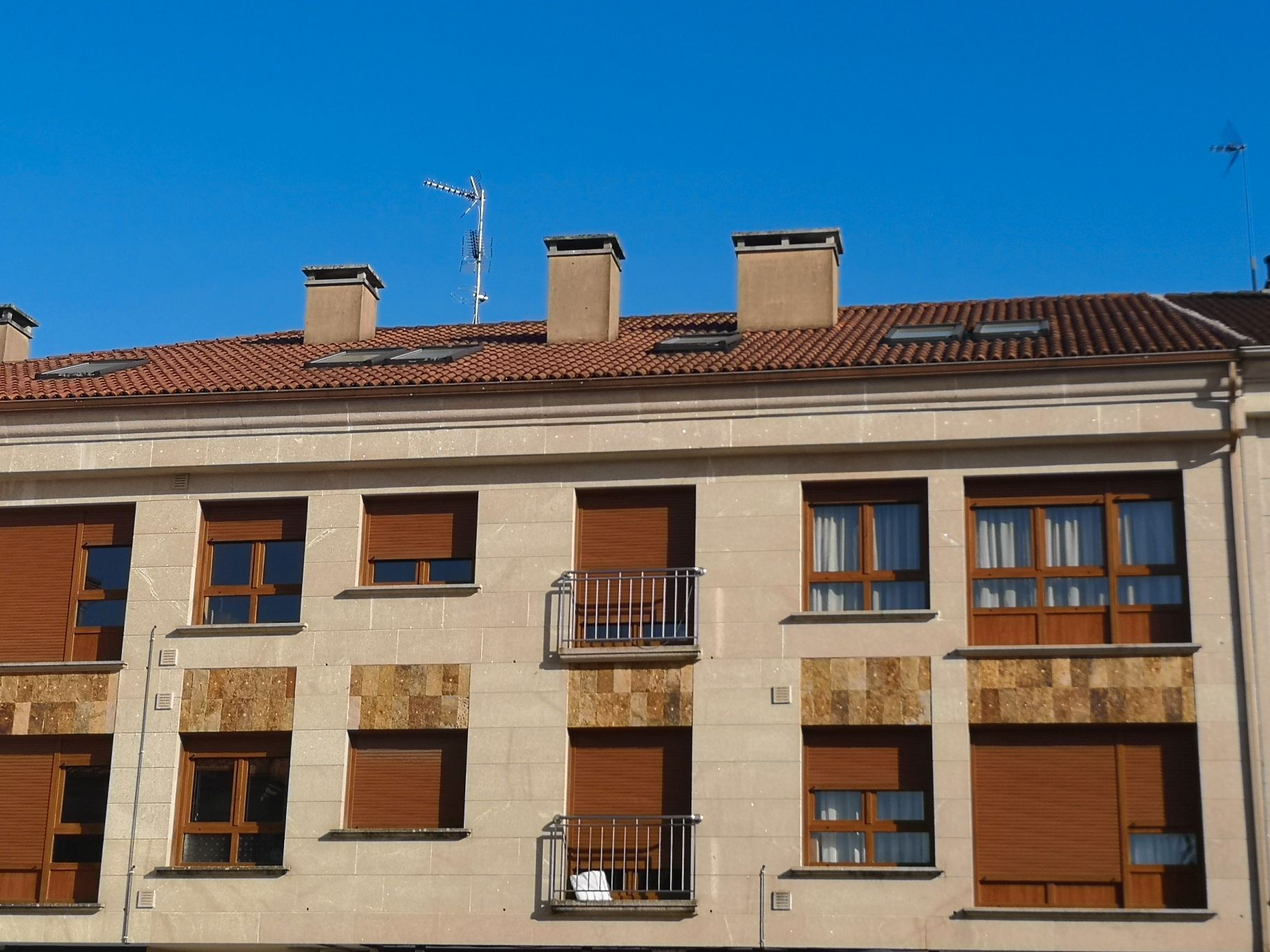 Exterior view of Duplex for sale in Cuntis  with Air Conditioner, Parquet flooring and Storage room