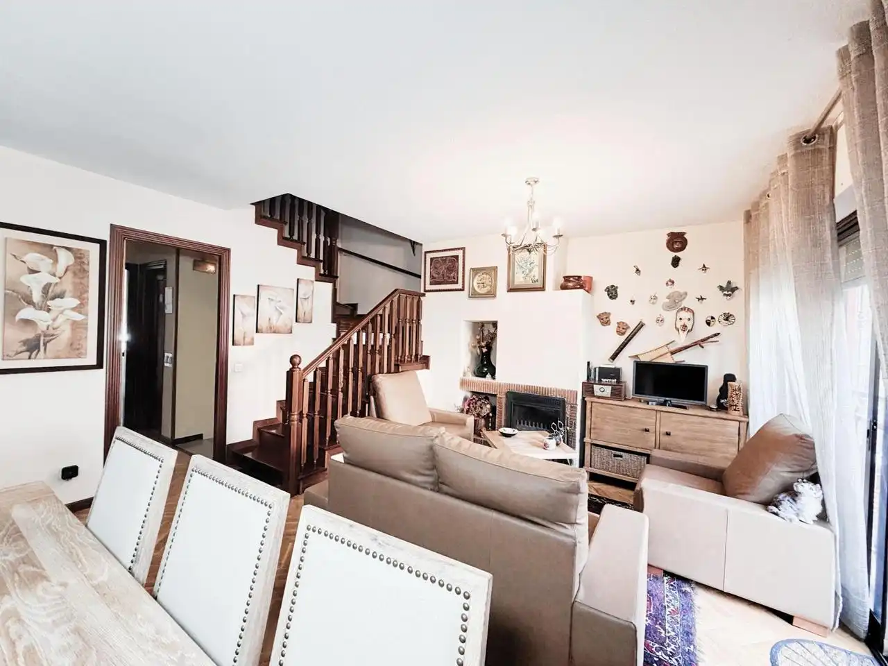 Sala d'estar de Casa adosada en venda en Getafe amb Aire condicionat, Jardí privat i Terrassa