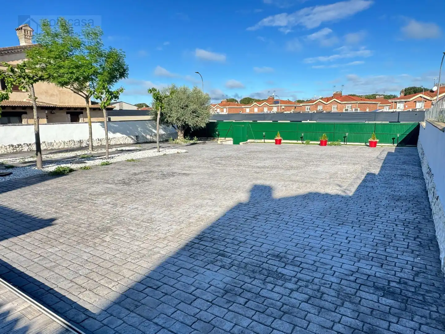 Parking of Houses for sale in Tudela de Duero  with Heating, Storage room and Alarm