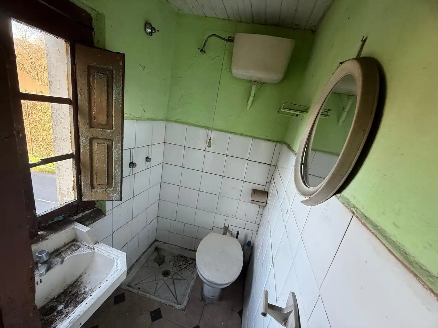 Badezimmer von Einfamilien-Reihenhaus zum Verkauf in Grado mit Abstellraum