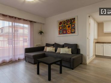 Flat with balcony to rent in El Perelló