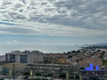 Flat with pool for sale in Casco Urbano