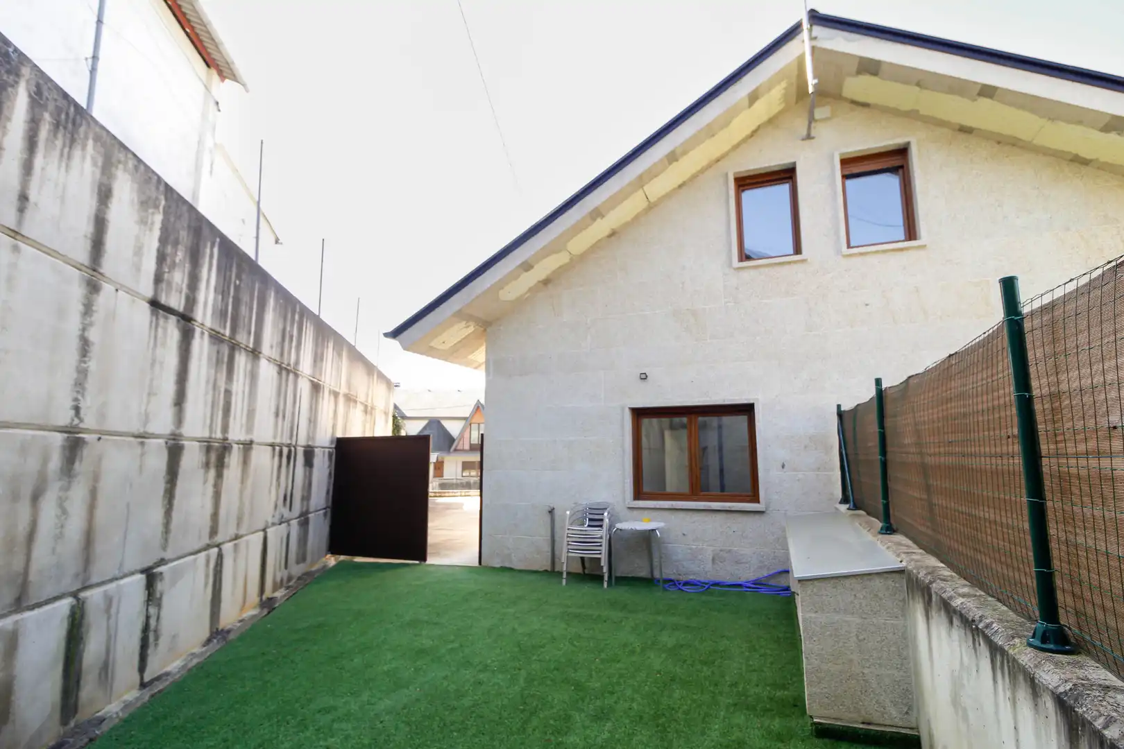 Casa pareada con jardín en venta en Avenida Pablo VI 1, imagen 10