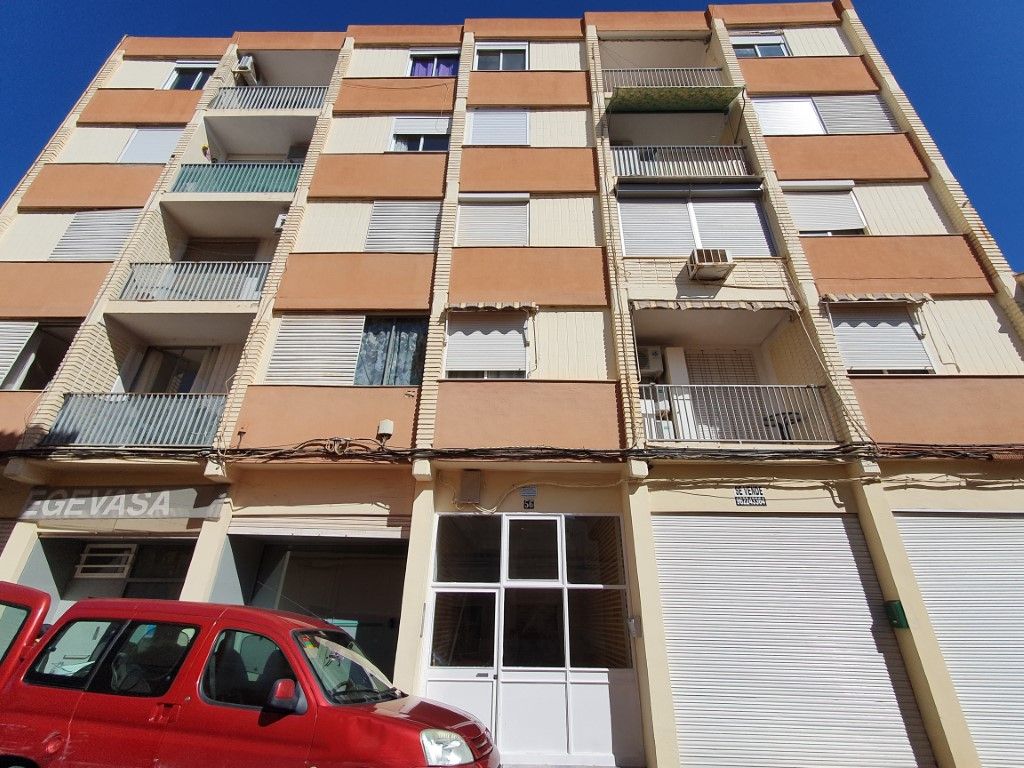 Vista exterior de Piso en venta en L'Alcúdia de Crespins