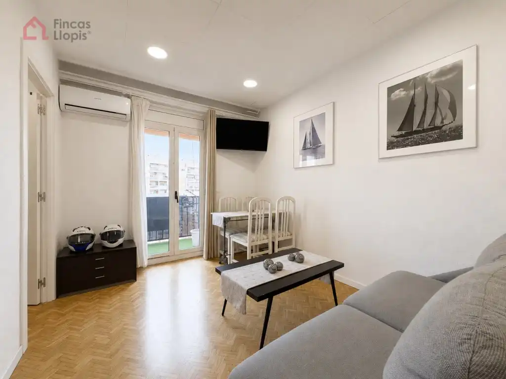 Sala de estar de Piso en venta en Barcelona con Balcón y Internet