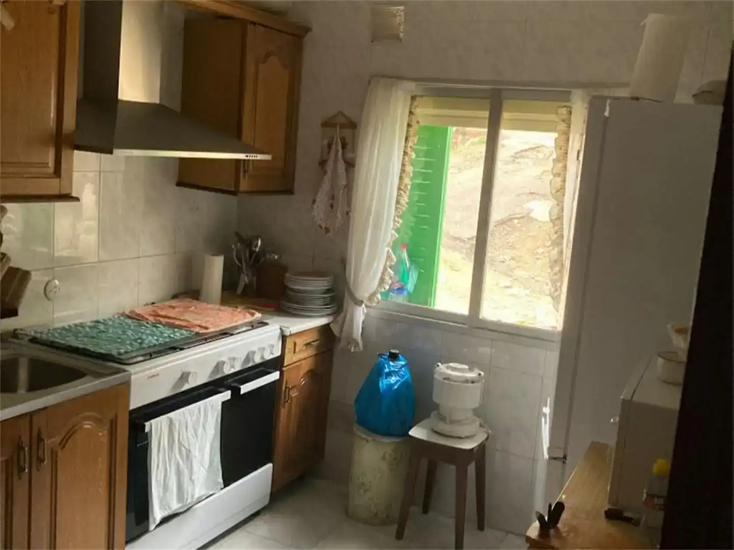 Cuina de Casa o xalet en venda en Serranillos amb Jardí privat, Traster i Balcó
