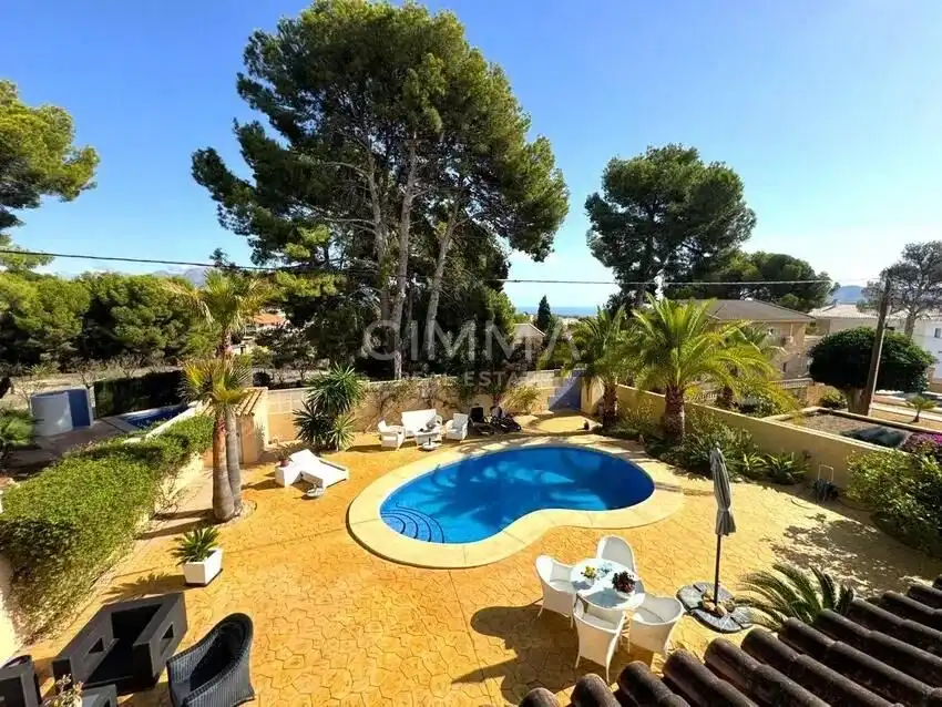 Piscina de Casa o xalet en venda en La Nucia amb Aire condicionat, Calefacció i Jardí privat