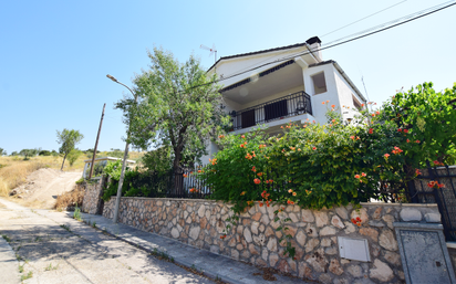 Vista exterior de Casa o xalet en venda en Villar del Olmo amb Terrassa i Piscina