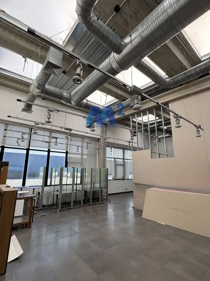 Nave industrial en venta en Alcobendas