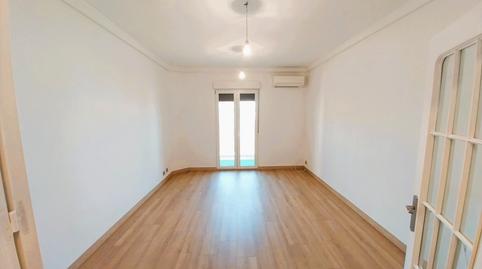 Foto 2 de Piso de alquiler en Calle de Clara del Rey, Prosperidad, Madrid