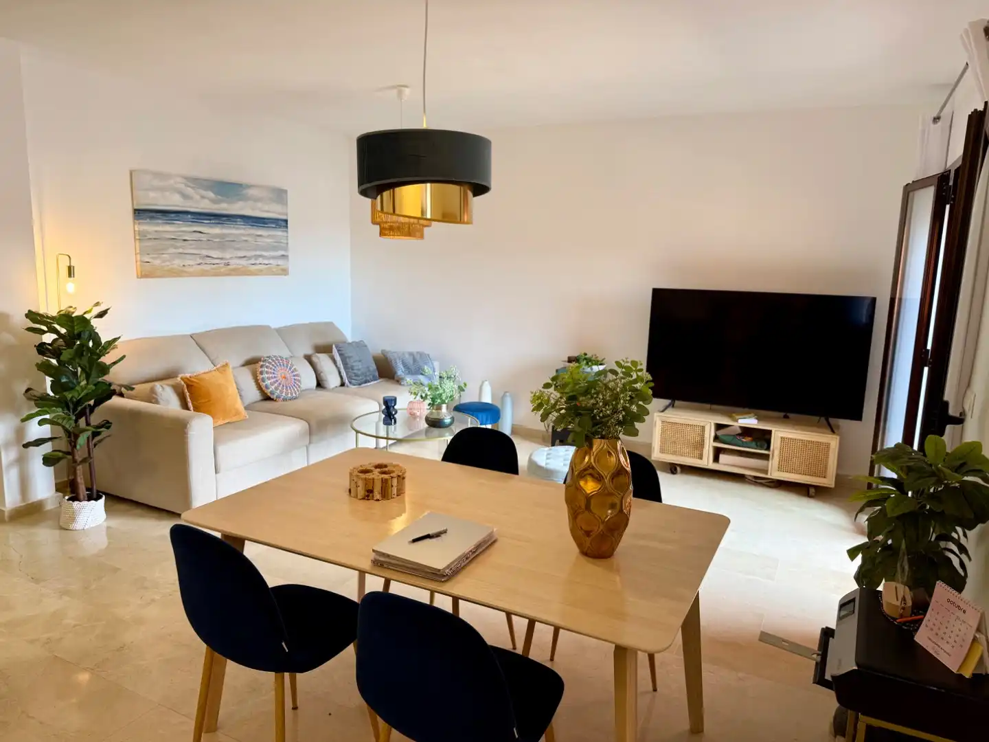Living room of Flat for sale in Estepona  with Air Conditioner and Terrace