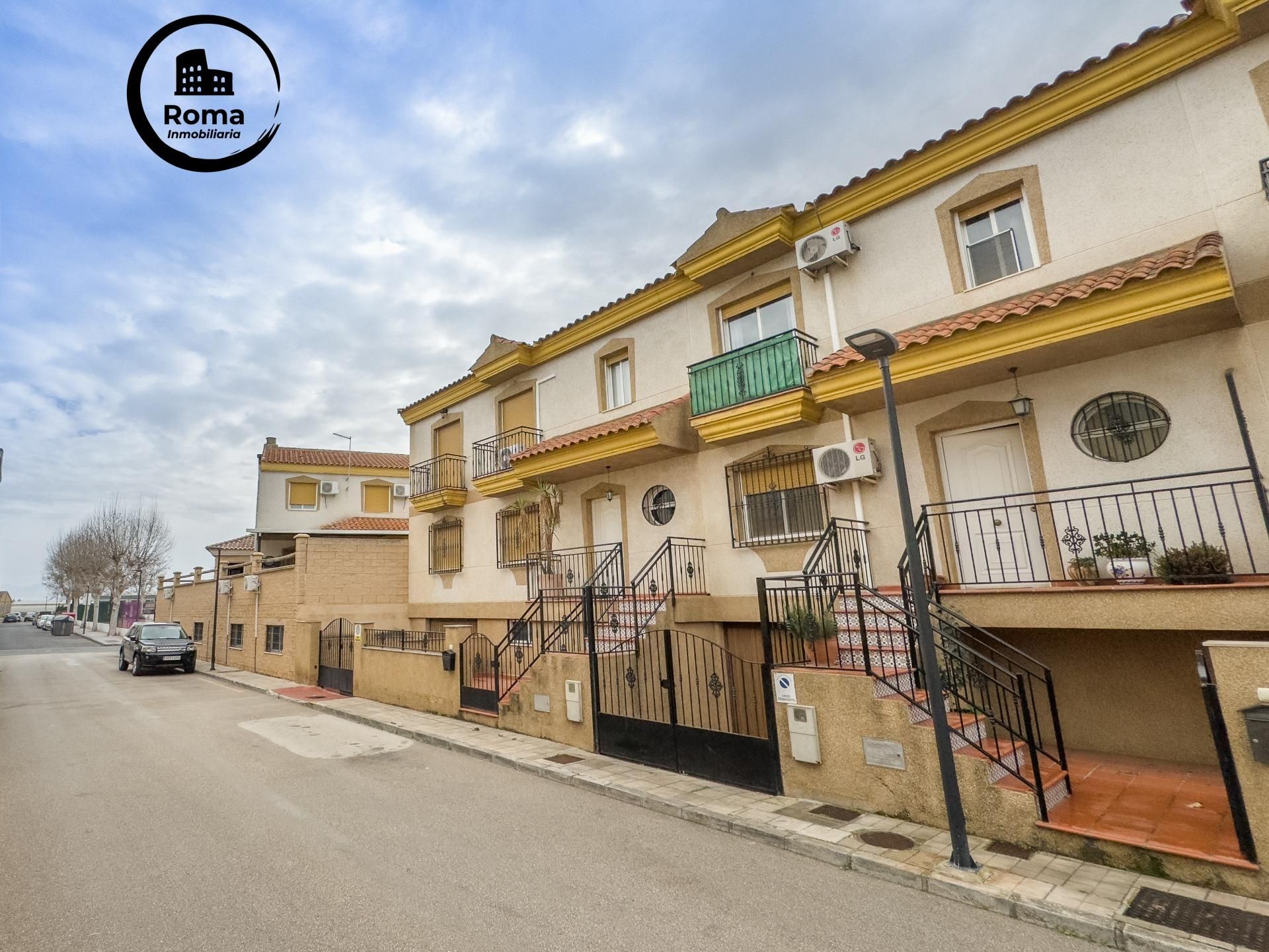 Exterior view of Single-family semi-detached for sale in Cijuela  with Air Conditioner, Heating and Private garden