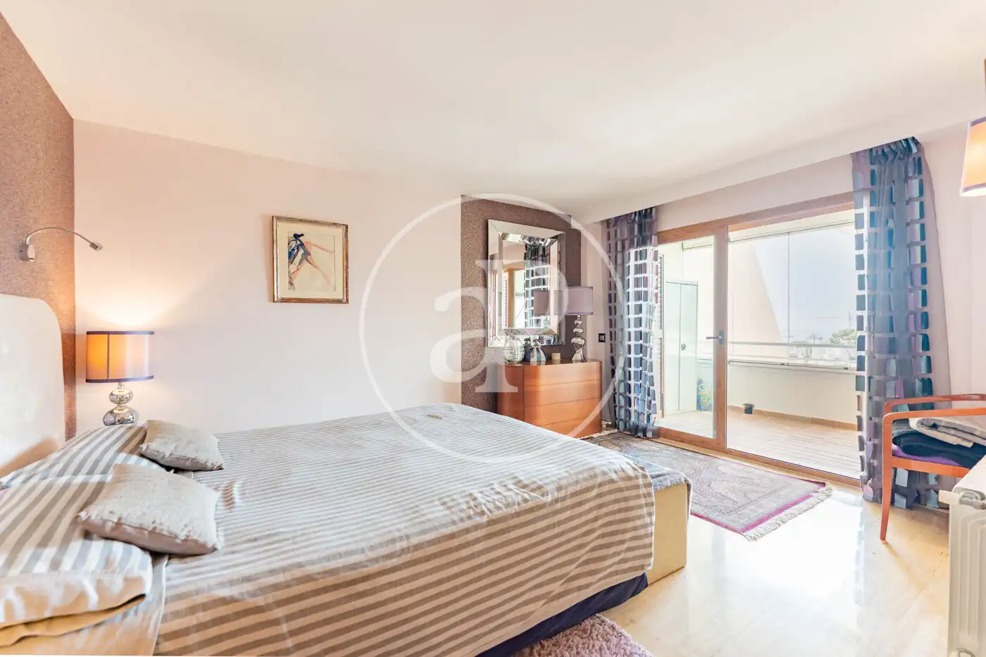 Schlafzimmer von Dachboden zum Verkauf in Calvià mit Klimaanlage, Heizung und Terrasse