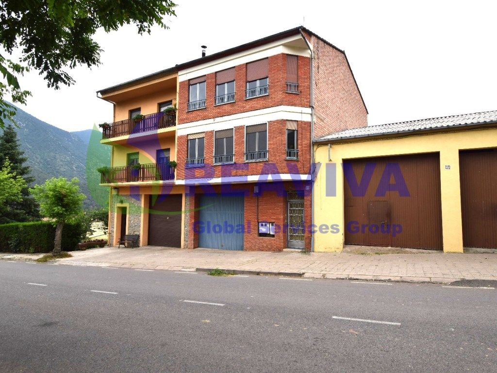 Exterior view of Building for sale in Coll de Nargó