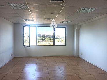 Oficina amb ascensor en venda a Rivas Futura