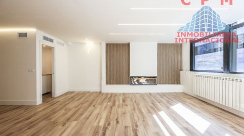 Foto 2 de Dúplex de alquiler en Zona Industrial, Alcobendas