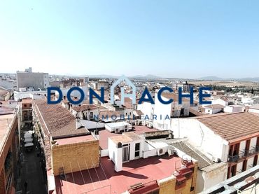 Appartamento con balcone in vendita a Centro