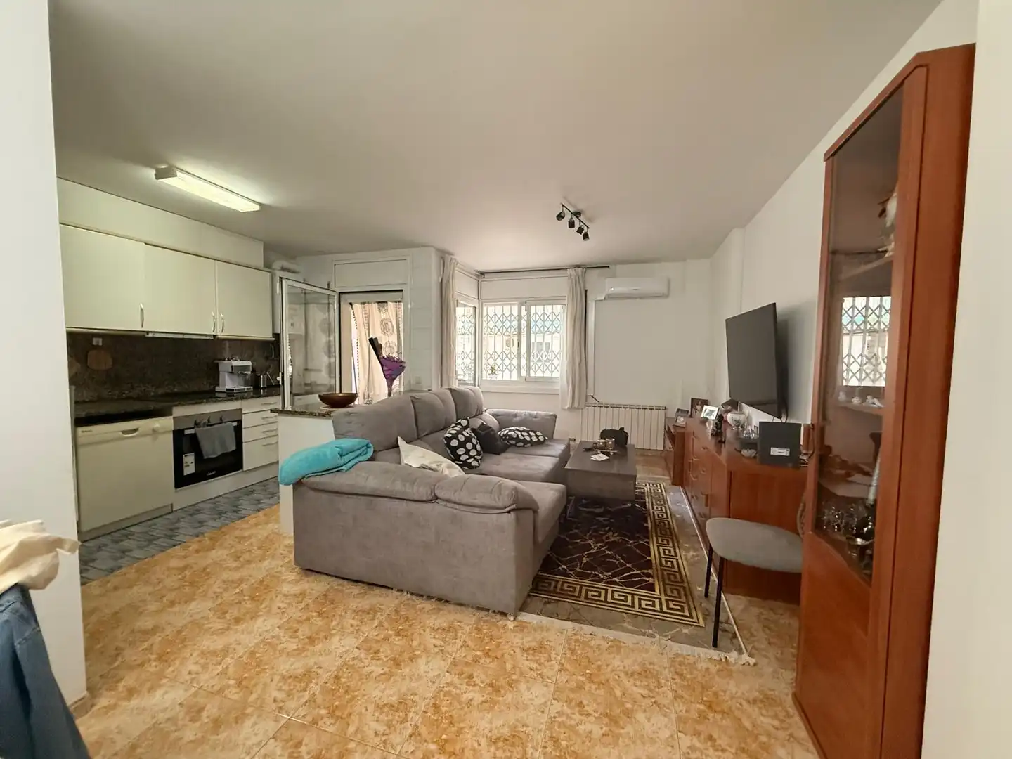 Living room of Flat for sale in Blanes  with Air Conditioner, Heating and Oven