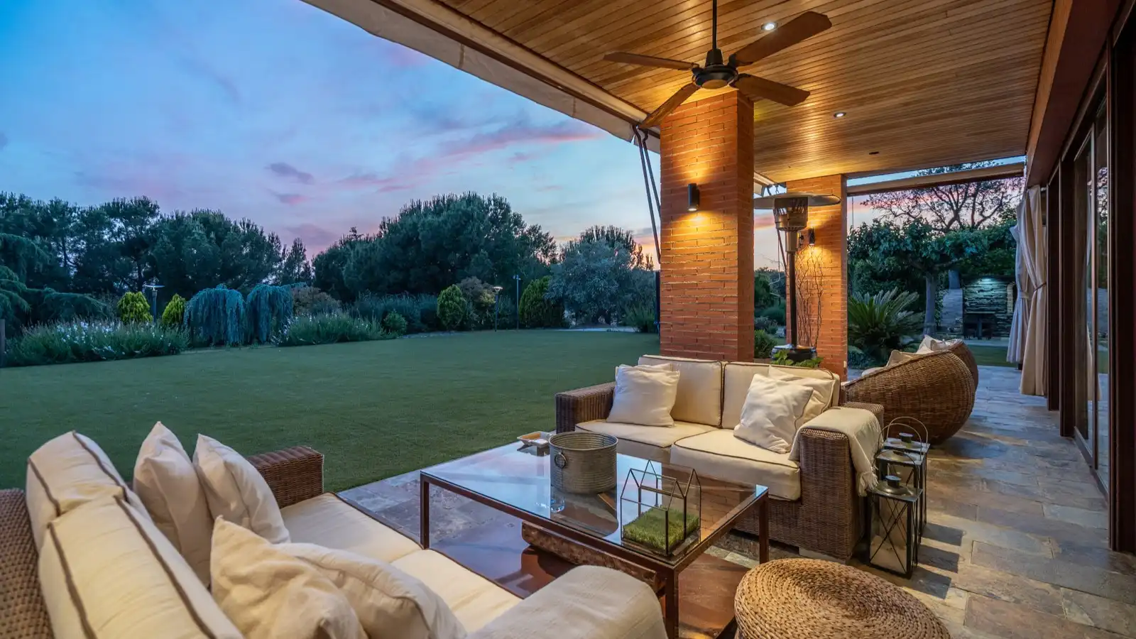 Terrassa de Casa o xalet en venda en Las Rozas de Madrid amb Aire condicionat, Calefacció i Jardí privat