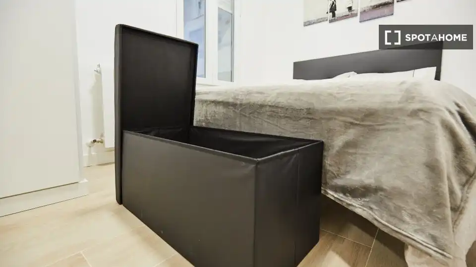 Habitación de Piso de alquiler en Madrid con Aire acondicionado, Calefacción y Amueblado
