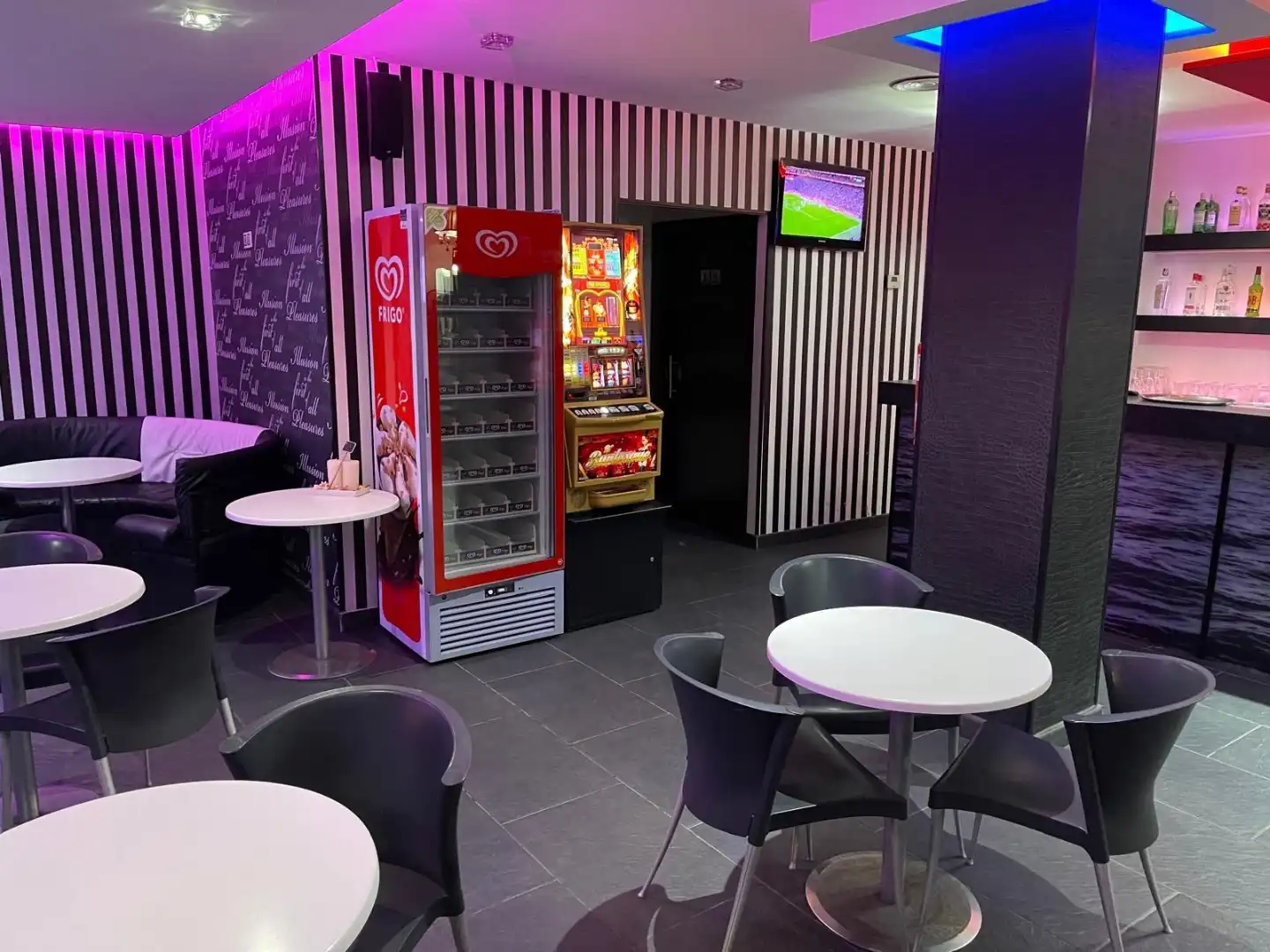 Local comercial en traspaso en Av Ronda 38, imagen 4