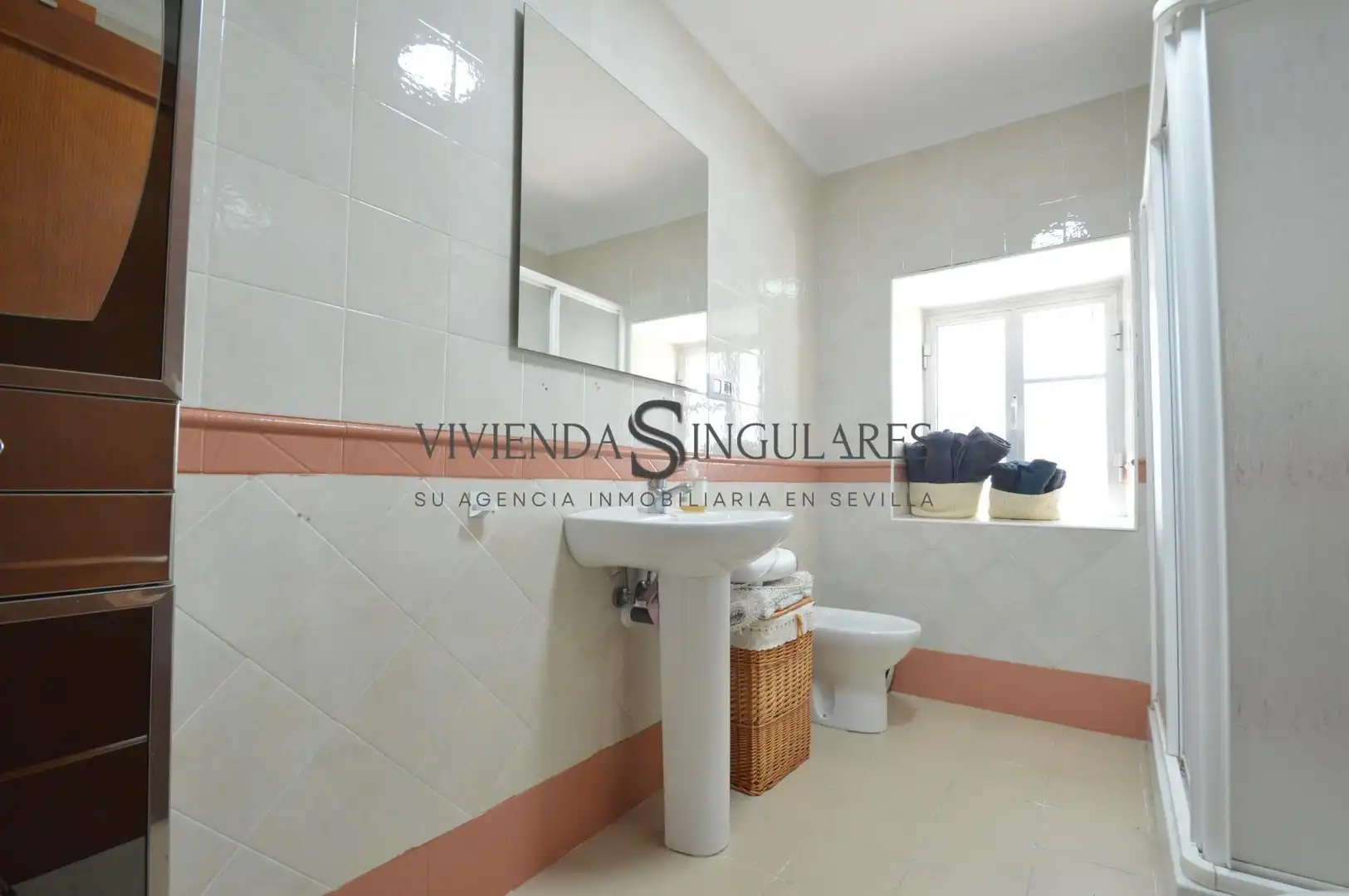 Baño de Casa adosada en venta en Cazalla de la Sierra con Aire acondicionado, Calefacción y Terraza
