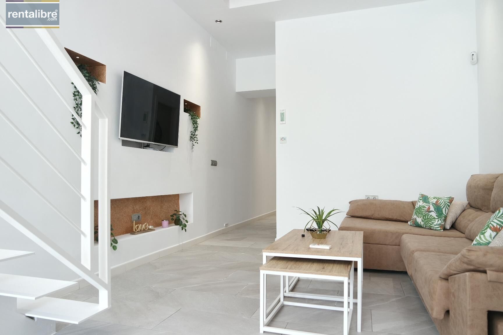 Sala d'estar de Casa o xalet en venda en Chipiona amb Aire condicionat, Calefacció i Parquet