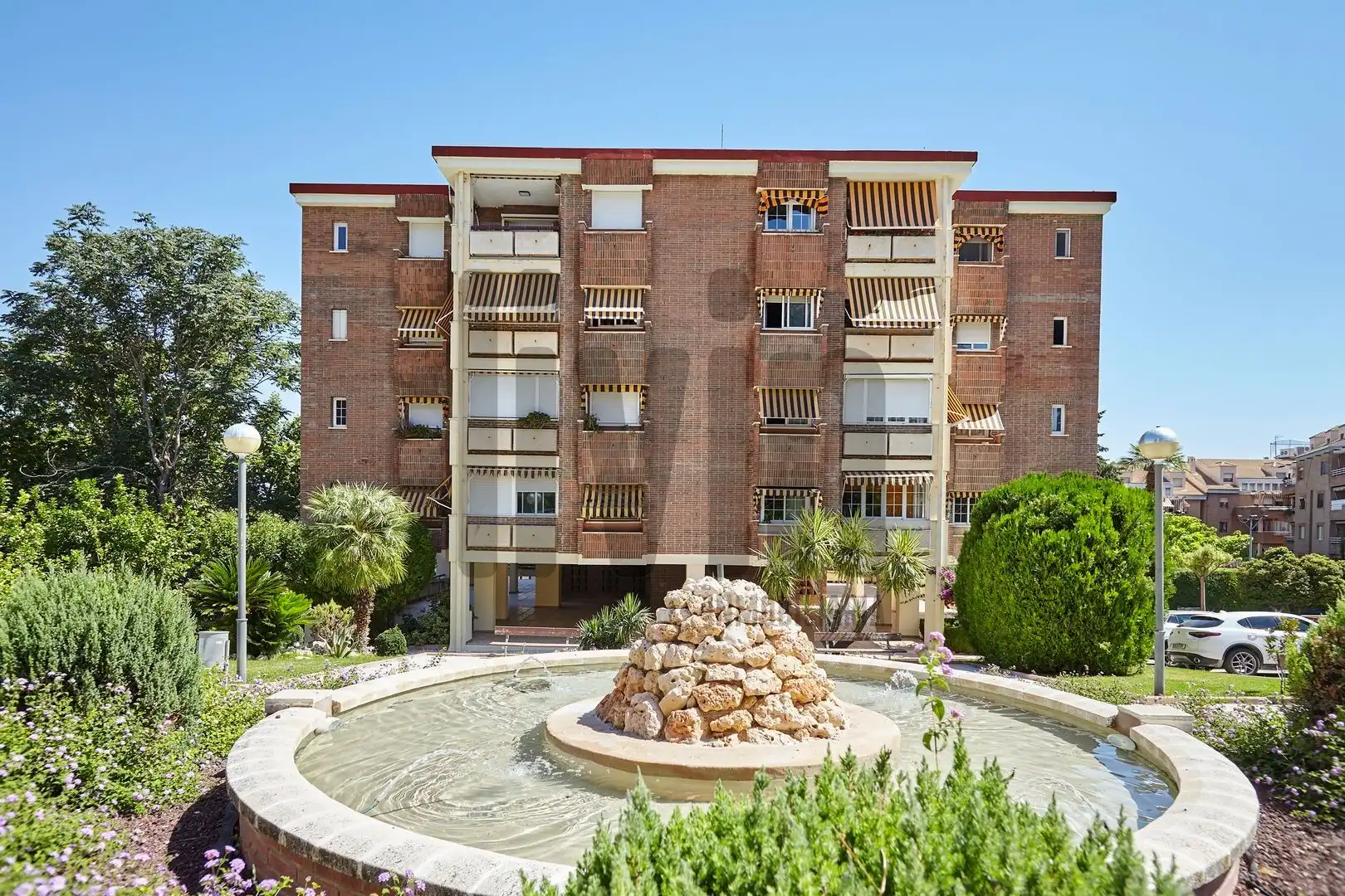 Vista exterior de Pis en venda en Jaén amb Aire condicionat, Calefacció i Traster