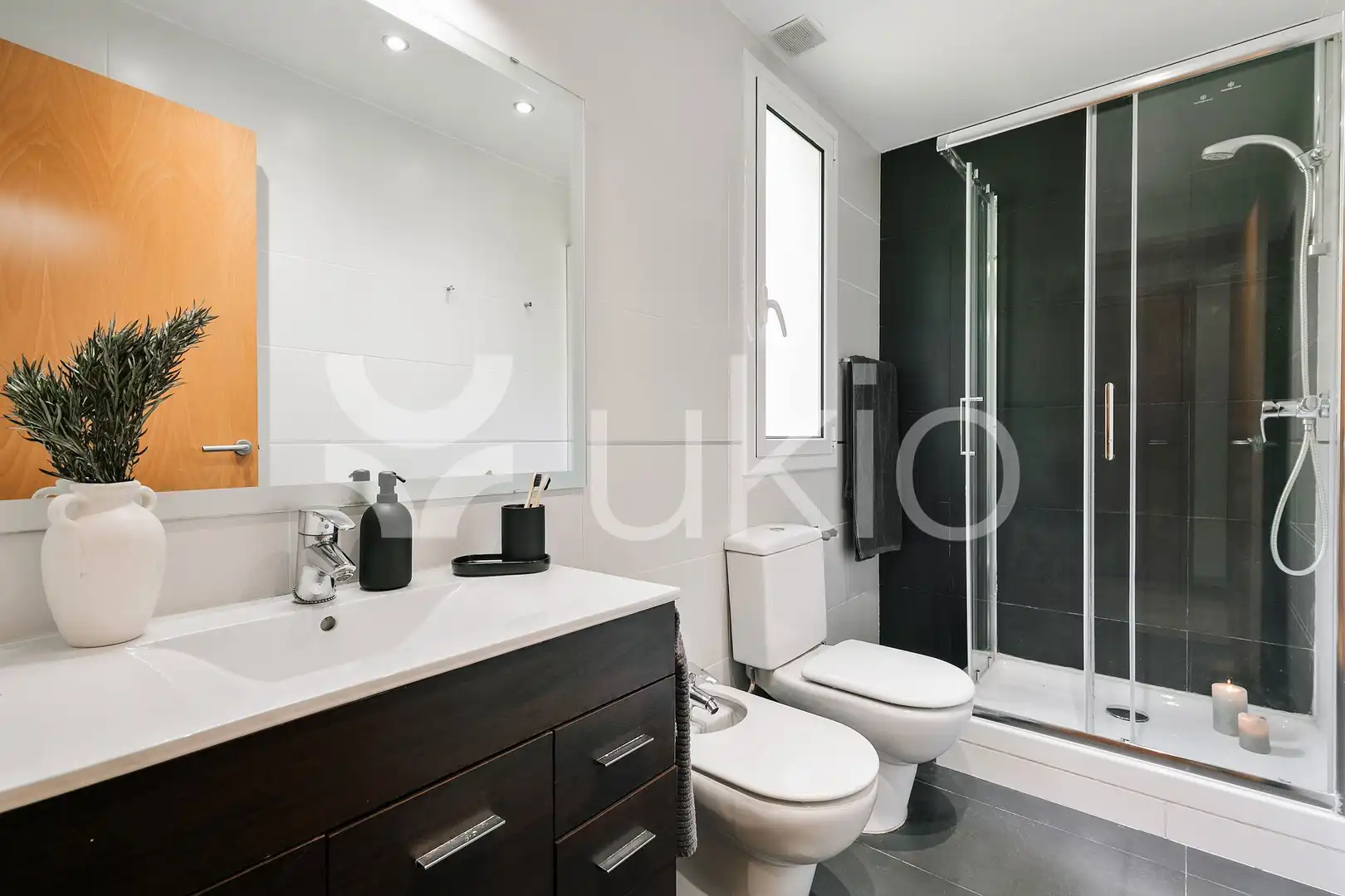 Apartamento con terraza en alquiler en Carrer de Villarroel, imagen 5